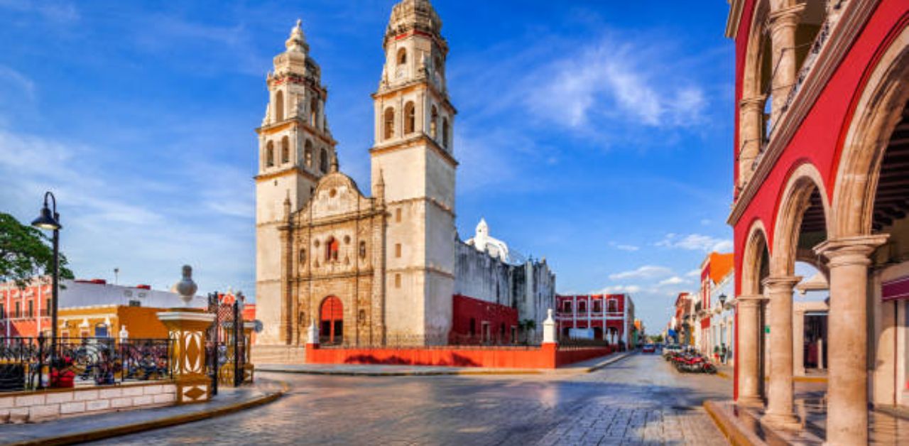 Viva Aerobus Airline Campeche Office in Mexico